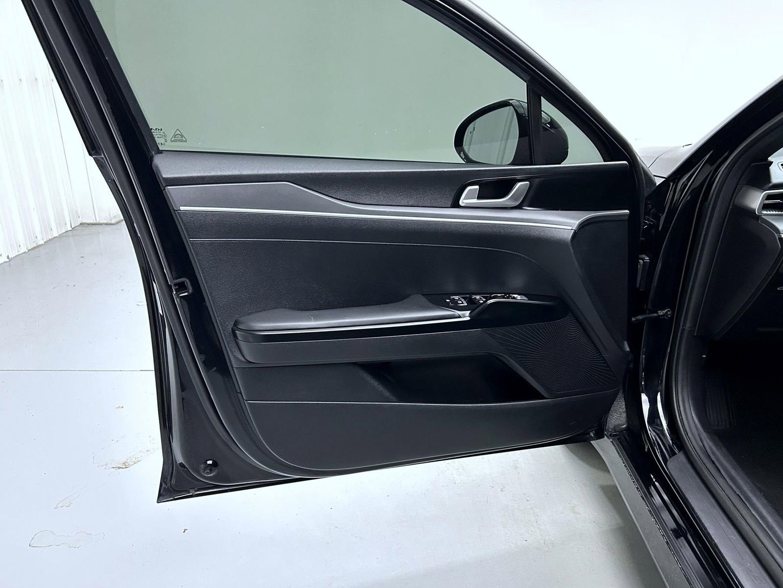 Used 2023 Kia K5 GT-Line image 9