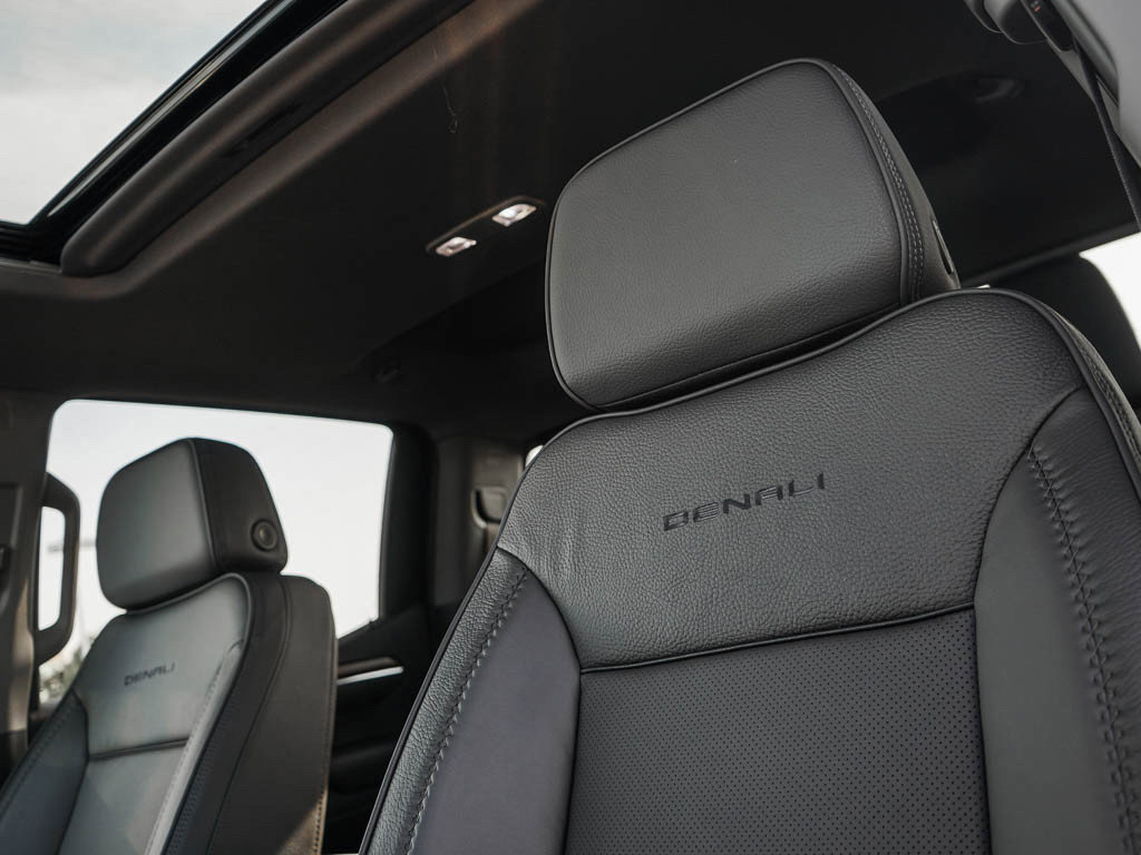 New 2026 GMC Sierra 1500 Denali w/ Denali Reserve Package image 18