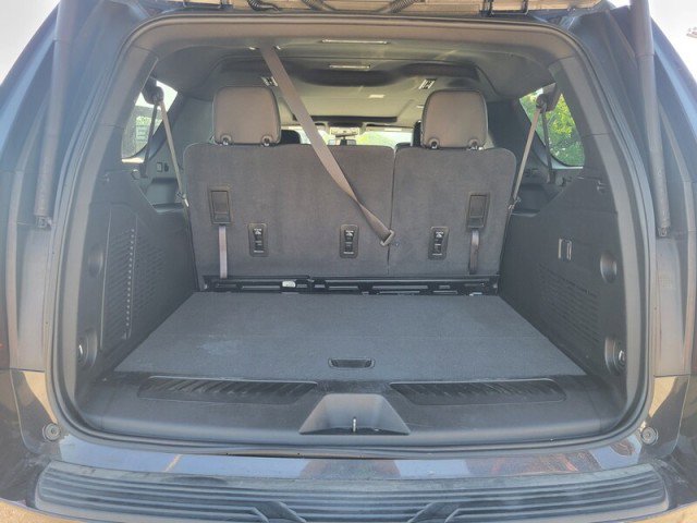 Used 2023 GMC Yukon XL SLT RWD image 5