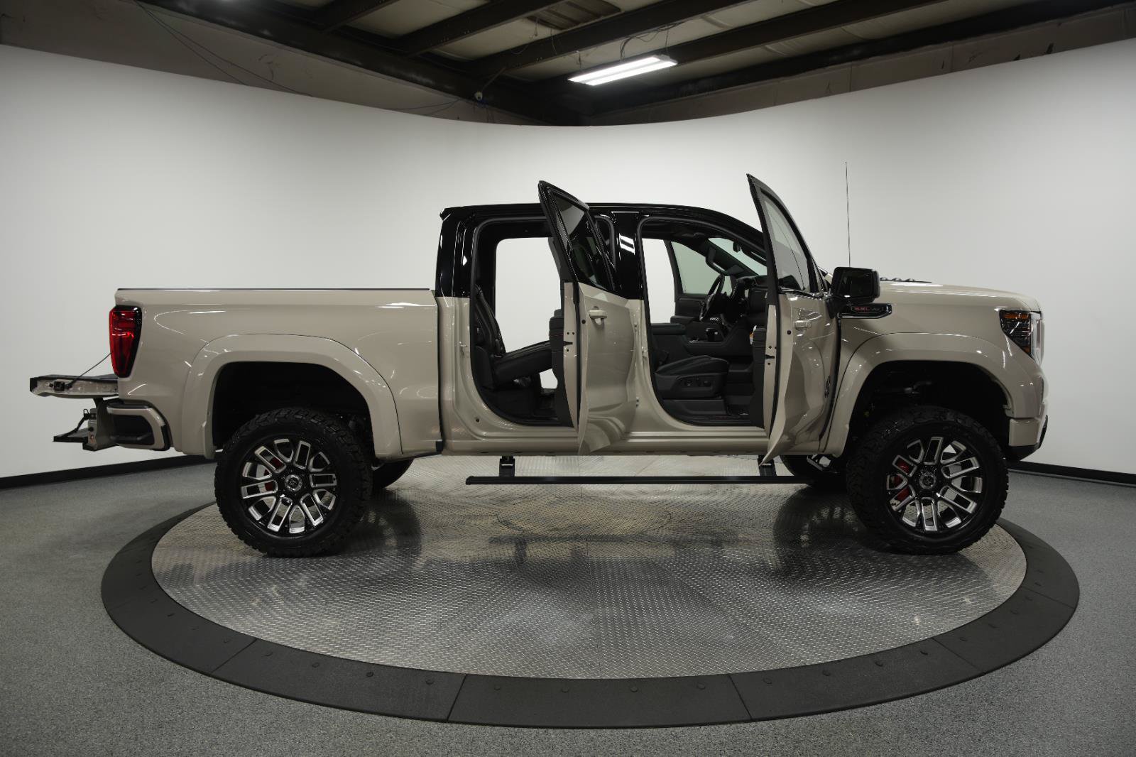 New 2026 GMC Sierra 1500 AT4 w/ AT4 Premium Package AWD/4WD image 13
