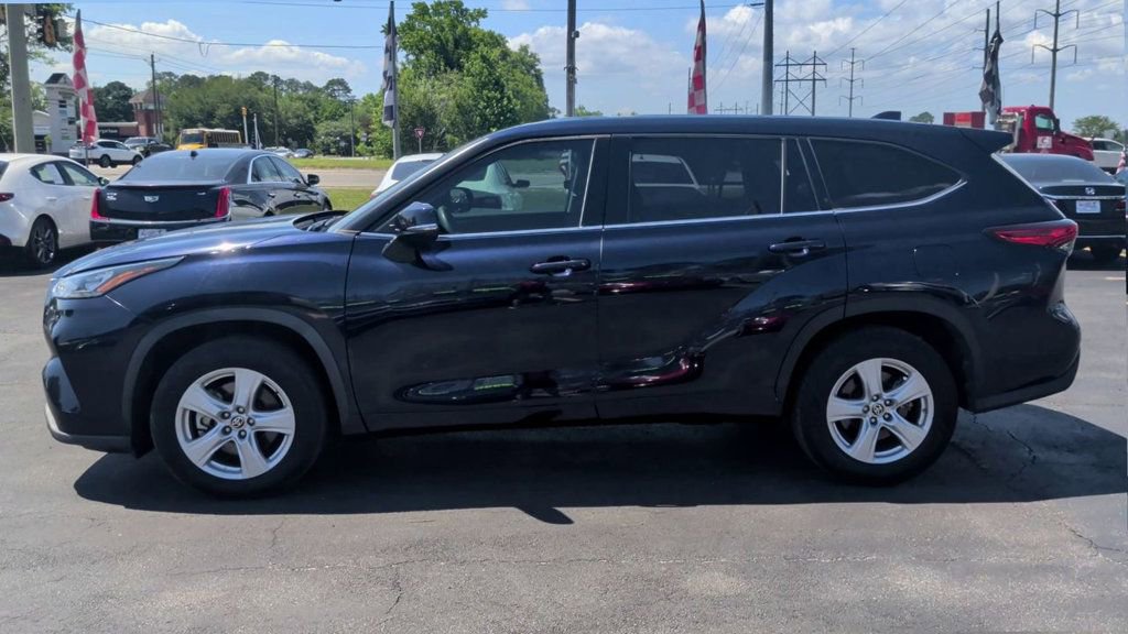 Used 2020 Toyota Highlander L FWD image 5