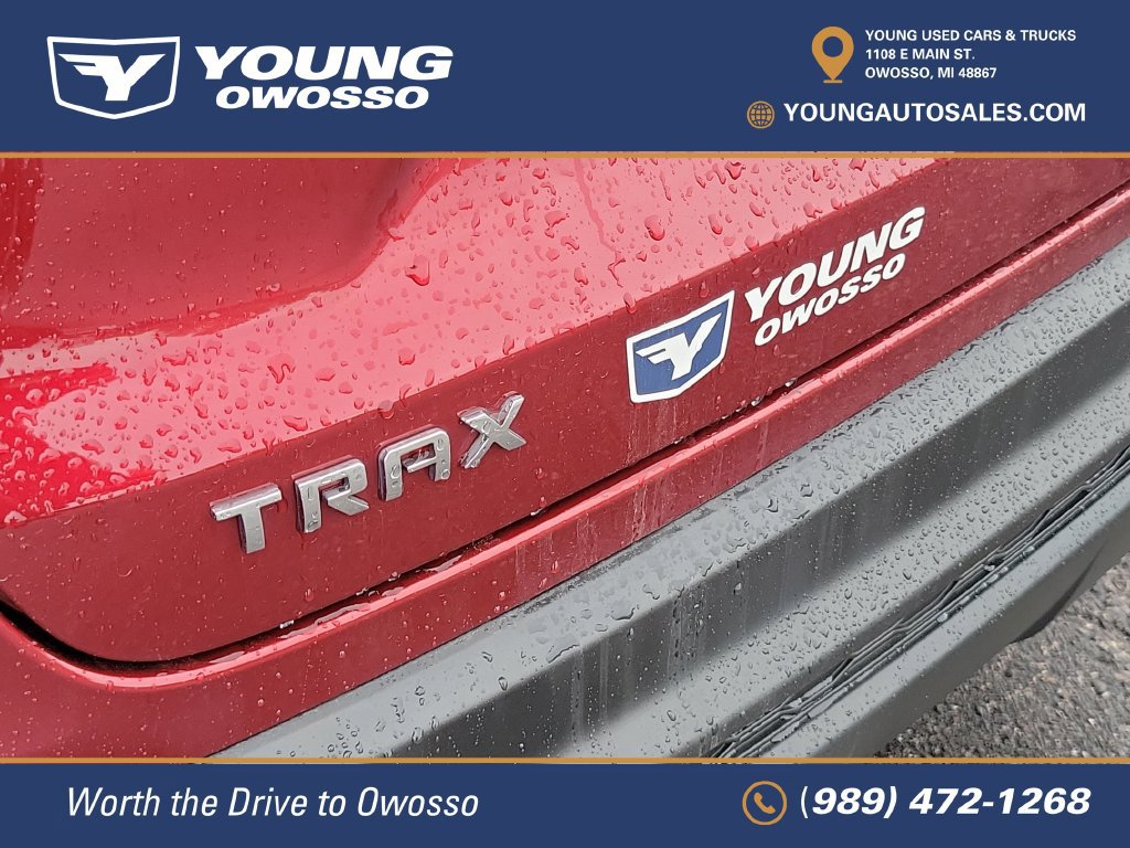 Used 2025 Chevrolet Trax LS w/ LS Convenience Package FWD image 8