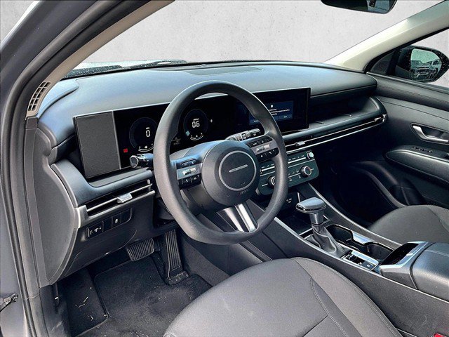 Used 2025 Hyundai Tucson SE FWD image 14