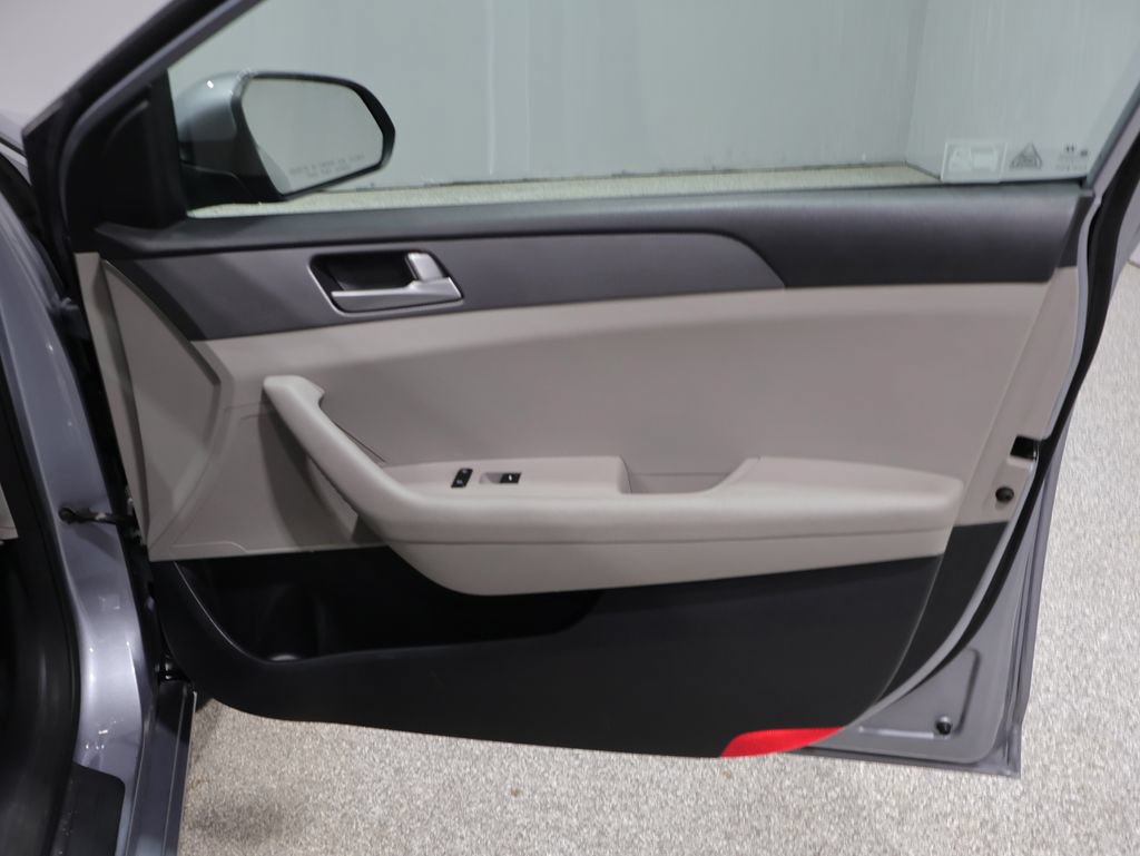 Used 2015 Hyundai Sonata SE FWD image 23