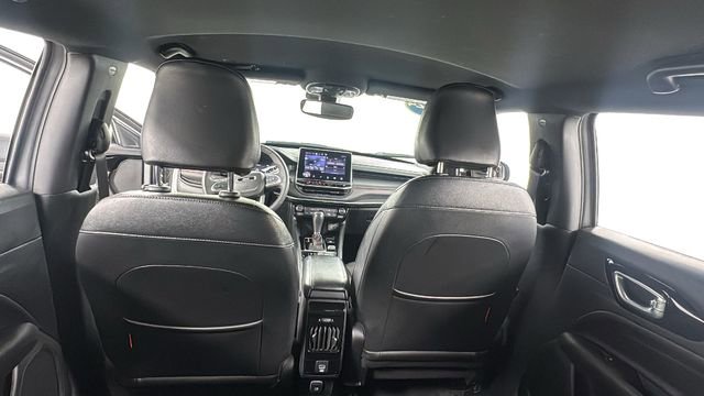 Used 2024 Jeep Compass Trailhawk image 17