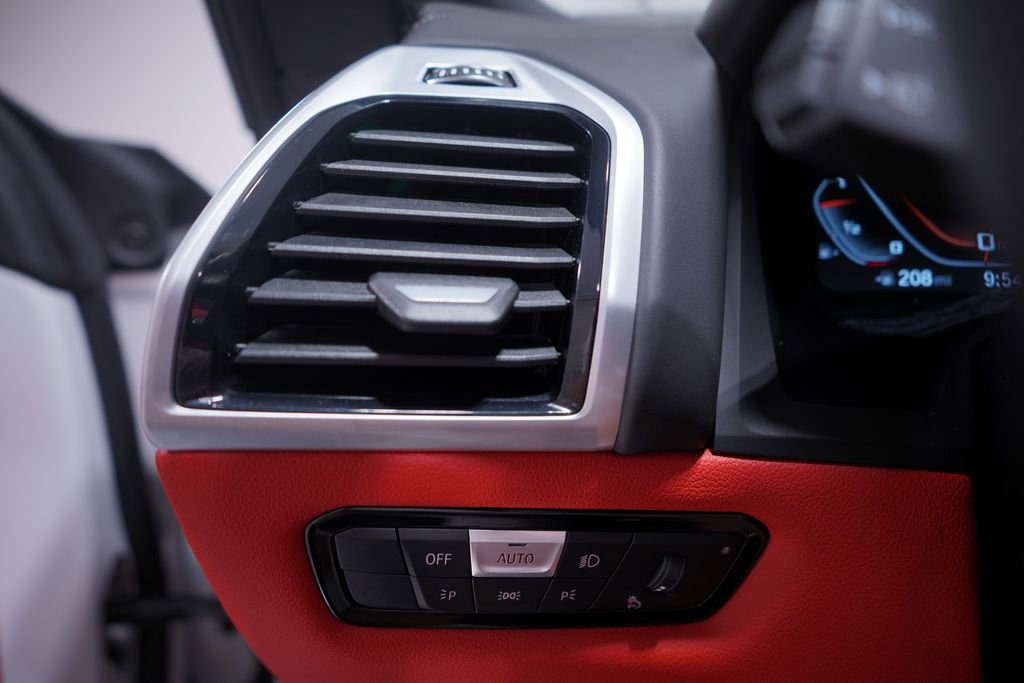 Used 2026 BMW M850i xDrive M850i xDrive w/ M Sport Professional Package image 22