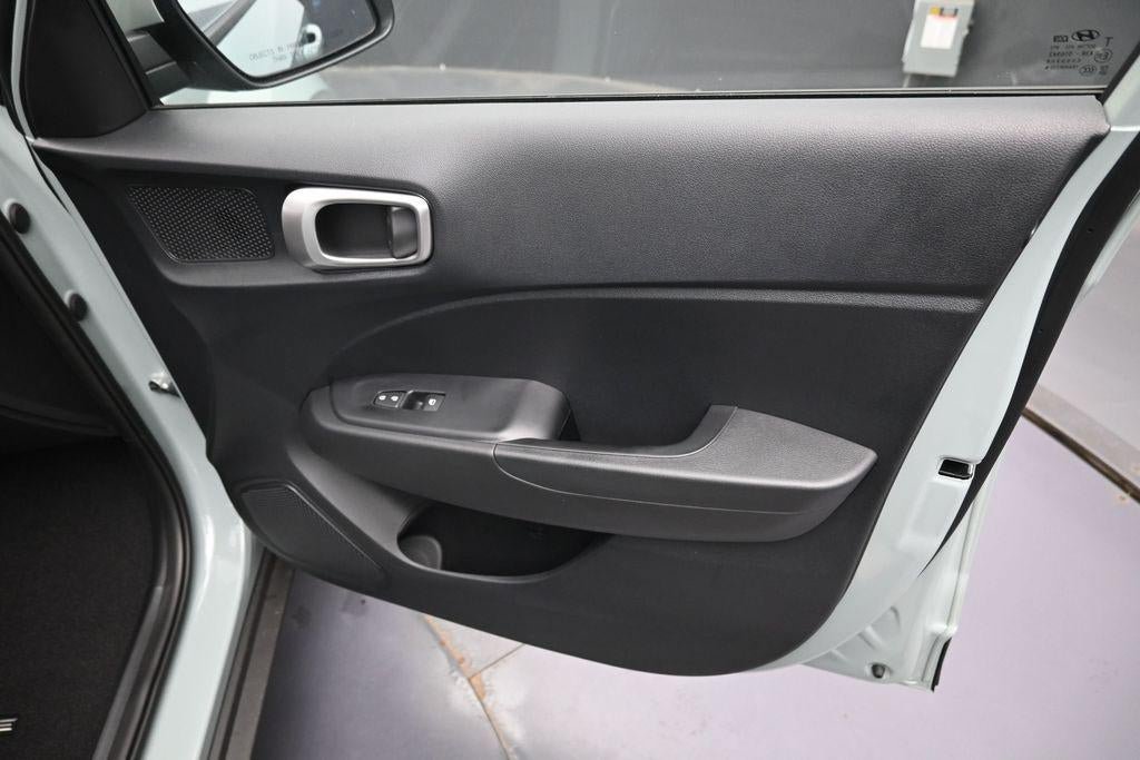 New 2026 Hyundai Venue SEL FWD image 31
