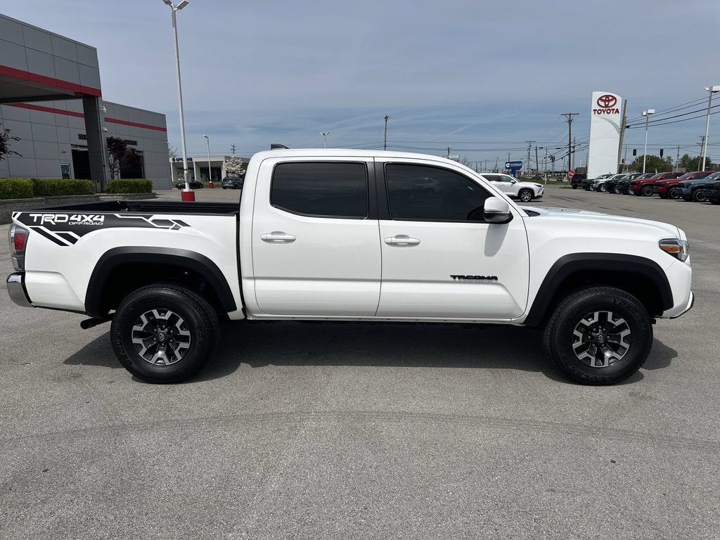 Used 2022 Toyota Tacoma TRD Off-Road AWD/4WD image 4