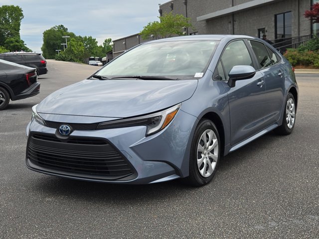 Used 2025 Toyota Corolla LE FWD image 1