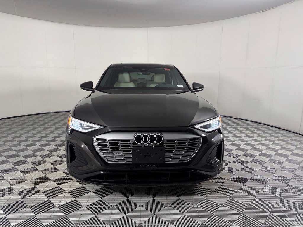 Used 2024 Audi Q8 e-tron Premium Plus w/ Premium Plus Package AWD/4WD image 3