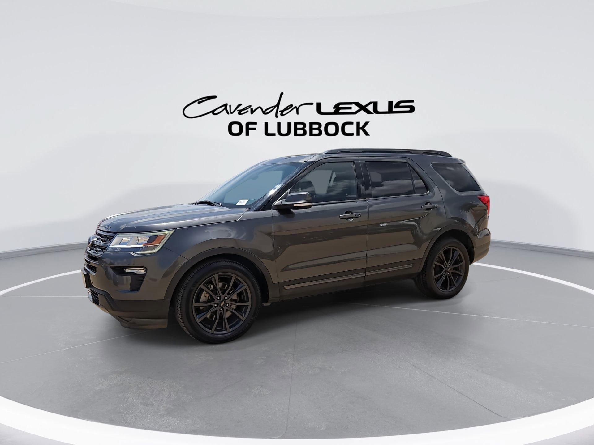 Used 2018 Ford Explorer XLT w/ Equipment Group 202A FWD image 5