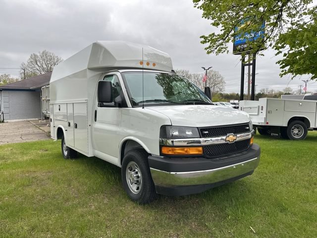 New 2026 Chevrolet Express 3500 w/ Power Convenience Package RWD image 7