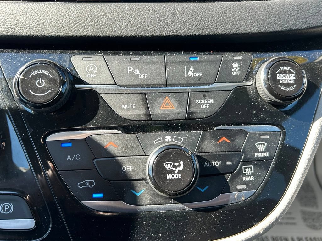 Used 2023 Chrysler Pacifica Touring-L FWD image 24