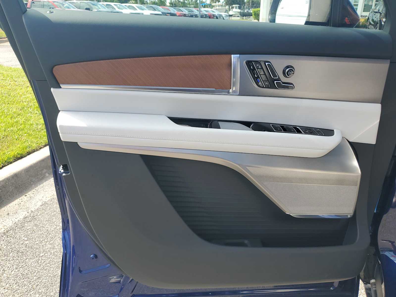 New 2026 Cadillac Vistiq Sport image 16