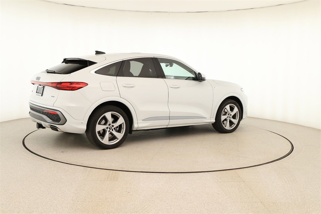 Certified 2025 Audi Q5 Prestige w/ 20" Wheel Package image 7