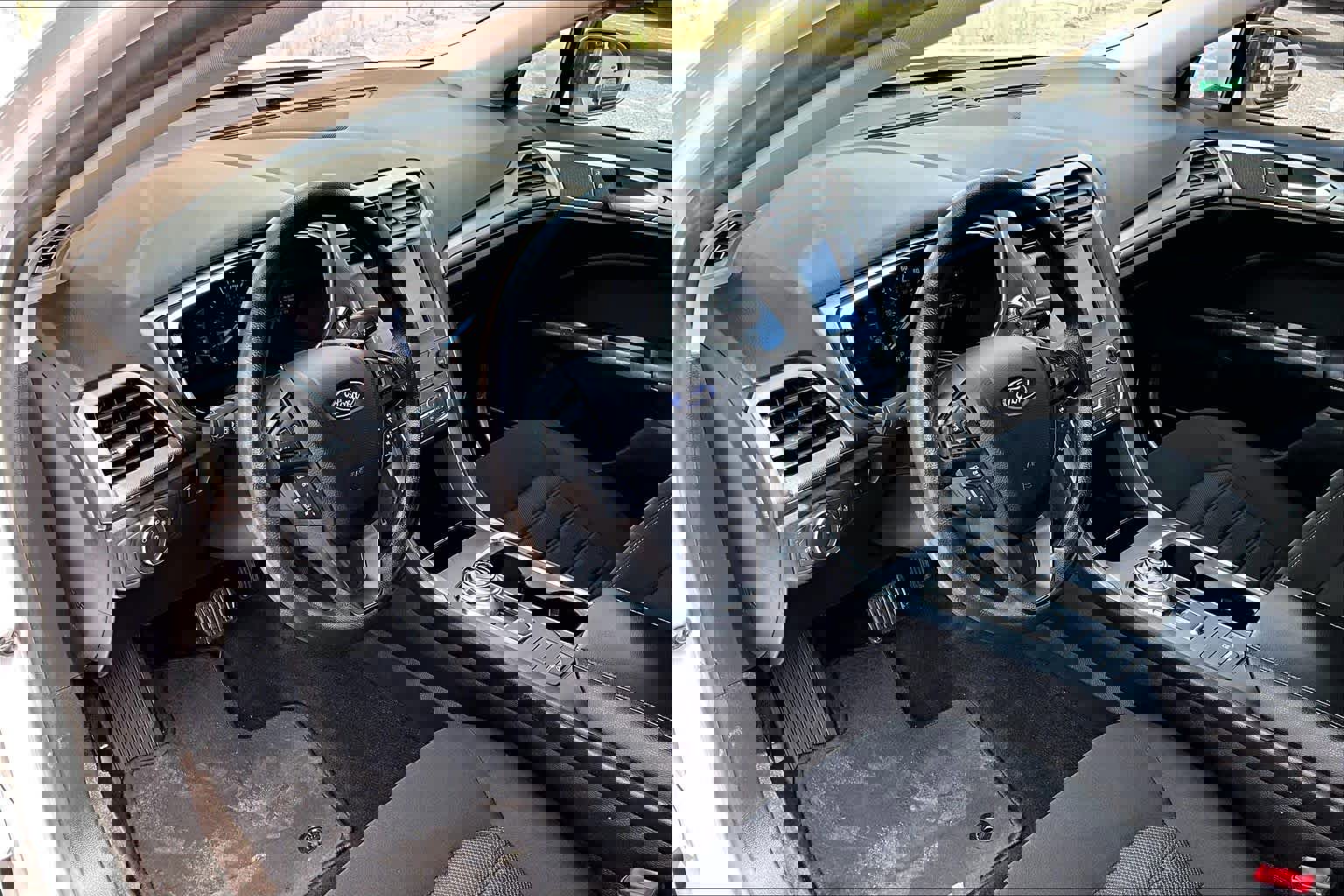 Used 2020 Ford Fusion SE image 18