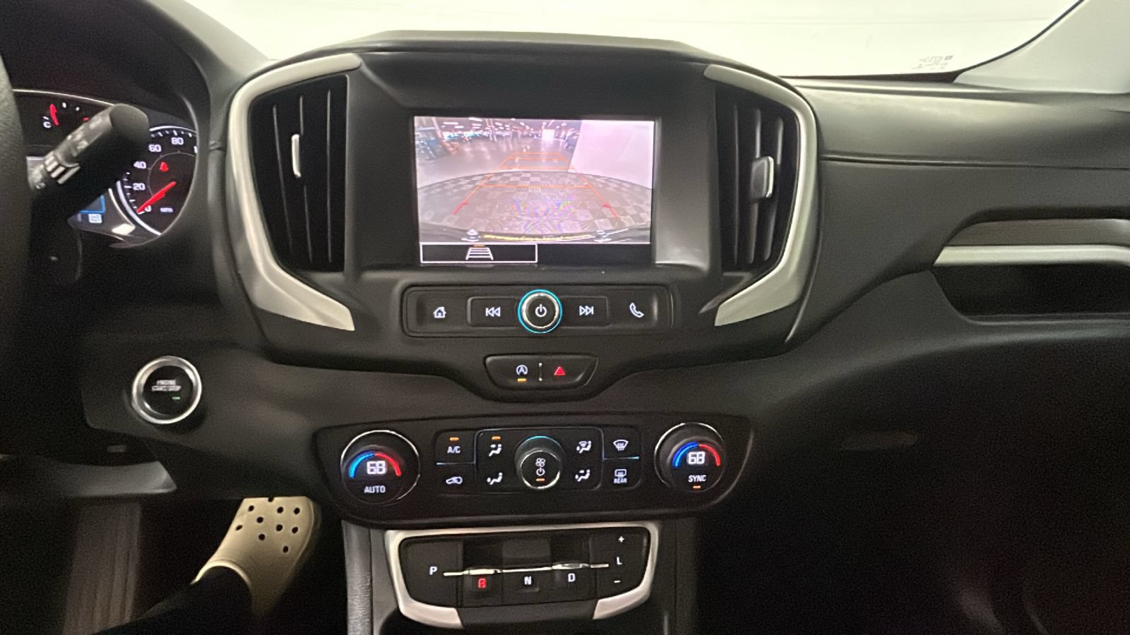 Used 2022 GMC Terrain SLE w/ Driver Convenience Package AWD/4WD image 28