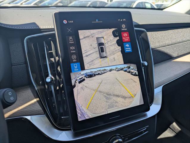 New 2026 Volvo XC90 B6 Plus w/ Protection Package Premier AWD/4WD image 9