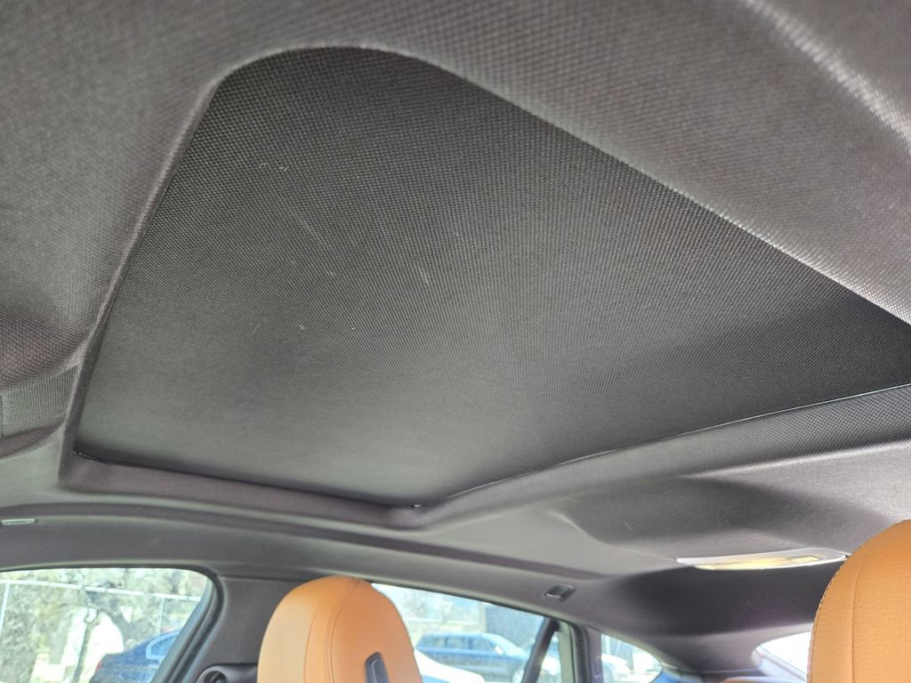 Used 2018 BMW X6 xDrive50i w/ M Sport Package image 26