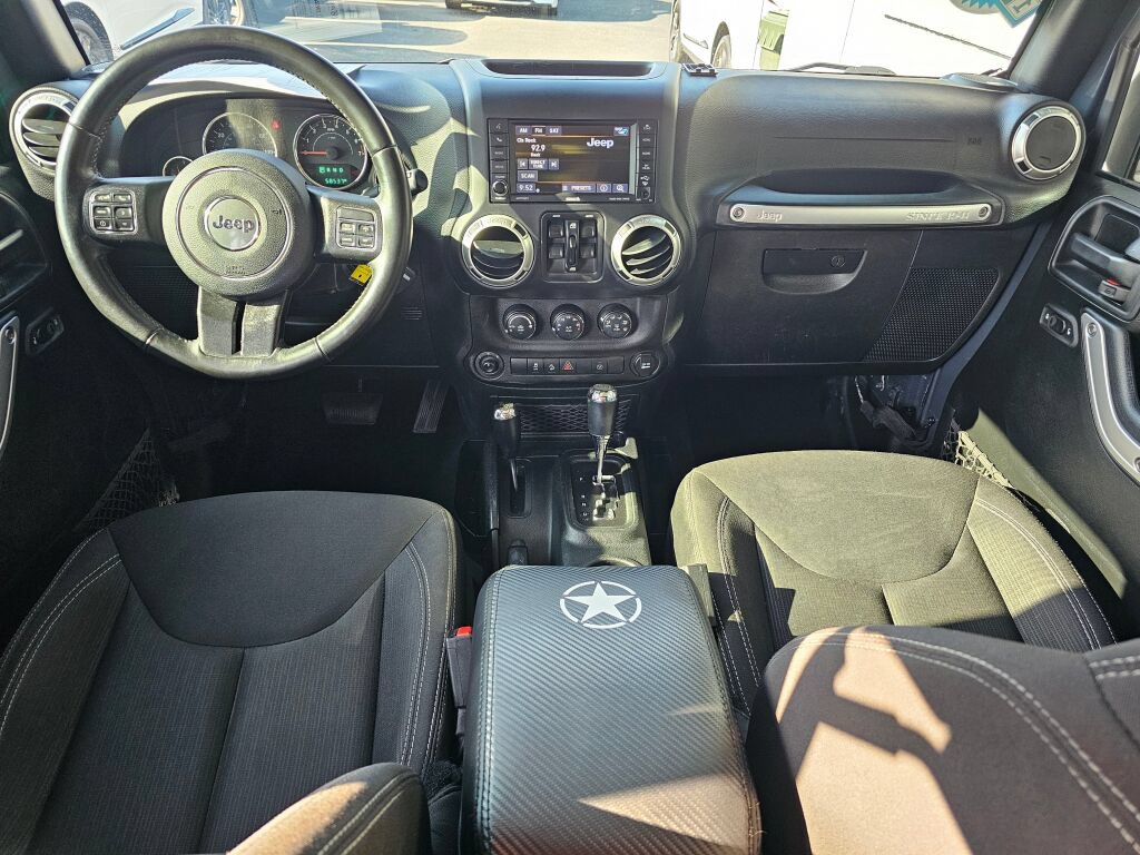 Used 2018 Jeep Wrangler Unlimited Sahara w/ Connectivity Group AWD/4WD image 26
