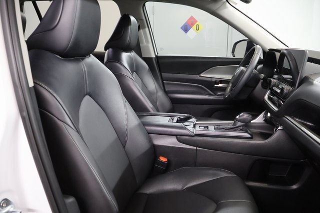 Certified 2025 Toyota Grand Highlander AWD Hybrid image 27