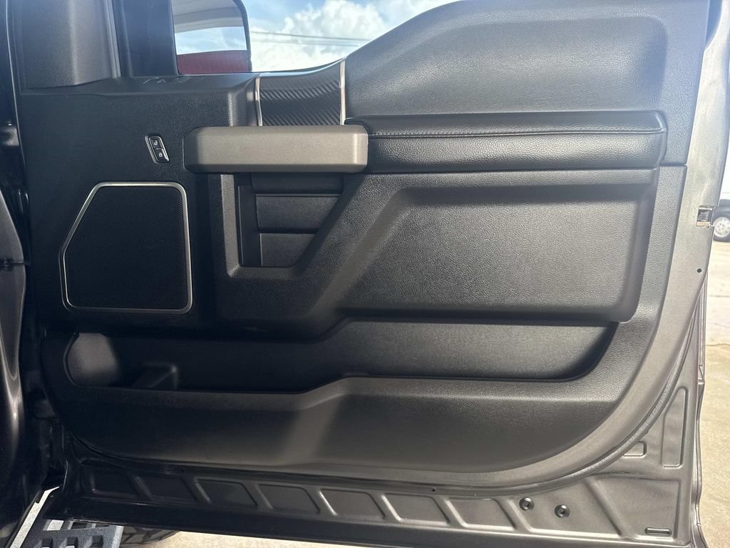 Used 2018 Ford F150 Raptor w/ Equipment Group 802A Luxury AWD/4WD image 17