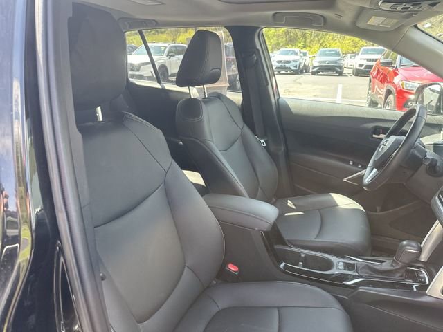 Certified 2023 Toyota Corolla Cross XLE w/ Convenience Package AWD/4WD image 29