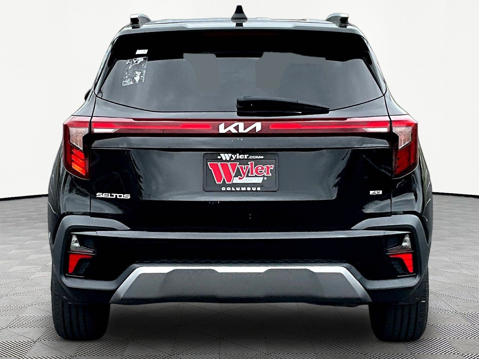 Used 2024 Kia Seltos S AWD/4WD image 5