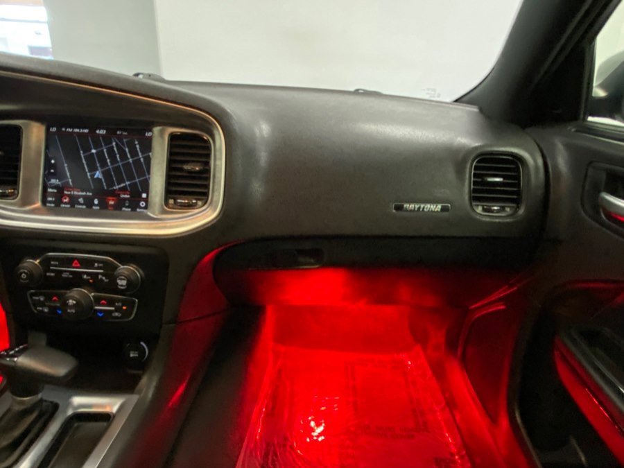 Used 2018 Dodge Charger R/T image 27