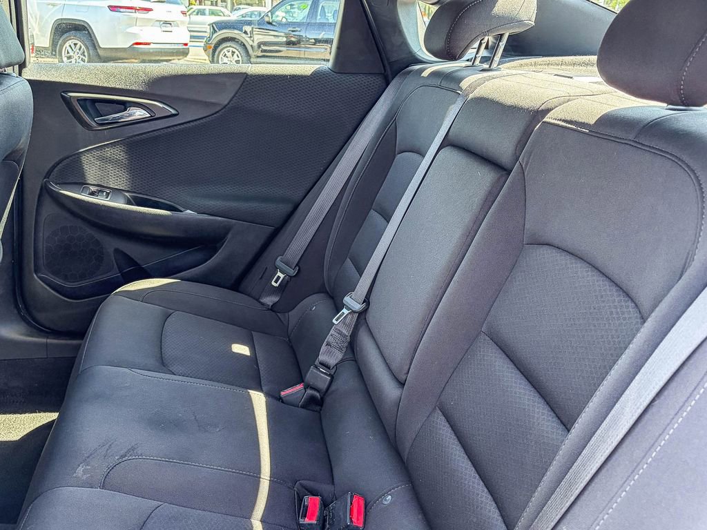 Used 2018 Chevrolet Malibu LT image 39