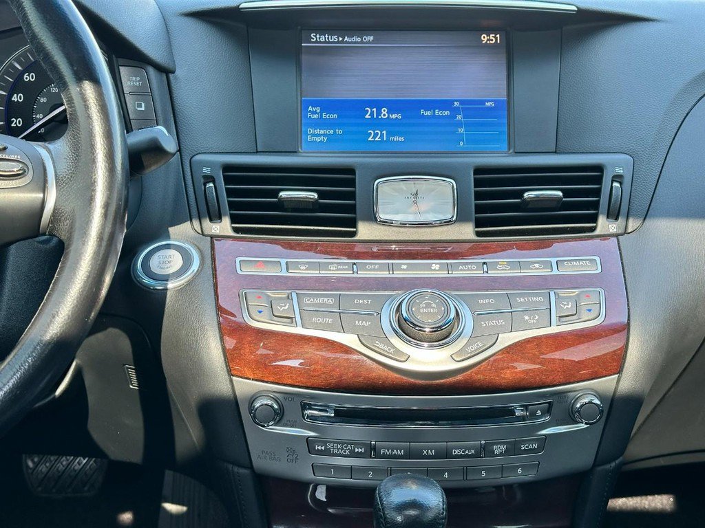 Used 2017 INFINITI Q70 L 3.7 image 12