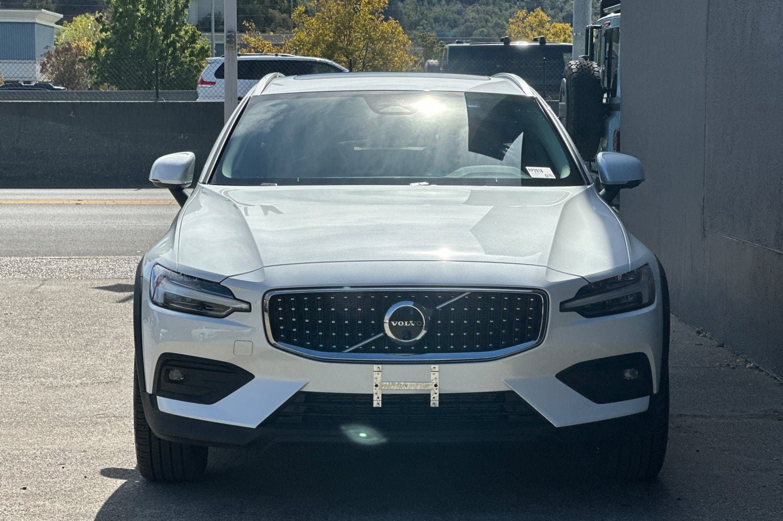 Certified 2025 Volvo V60 B5 Cross Country Plus AWD/4WD image 11