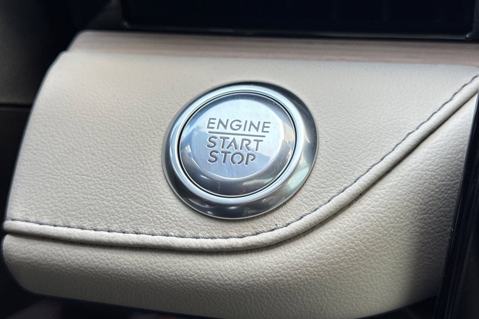 New 2025 Lincoln Nautilus Reserve w/ Jet Appearance Package image 22