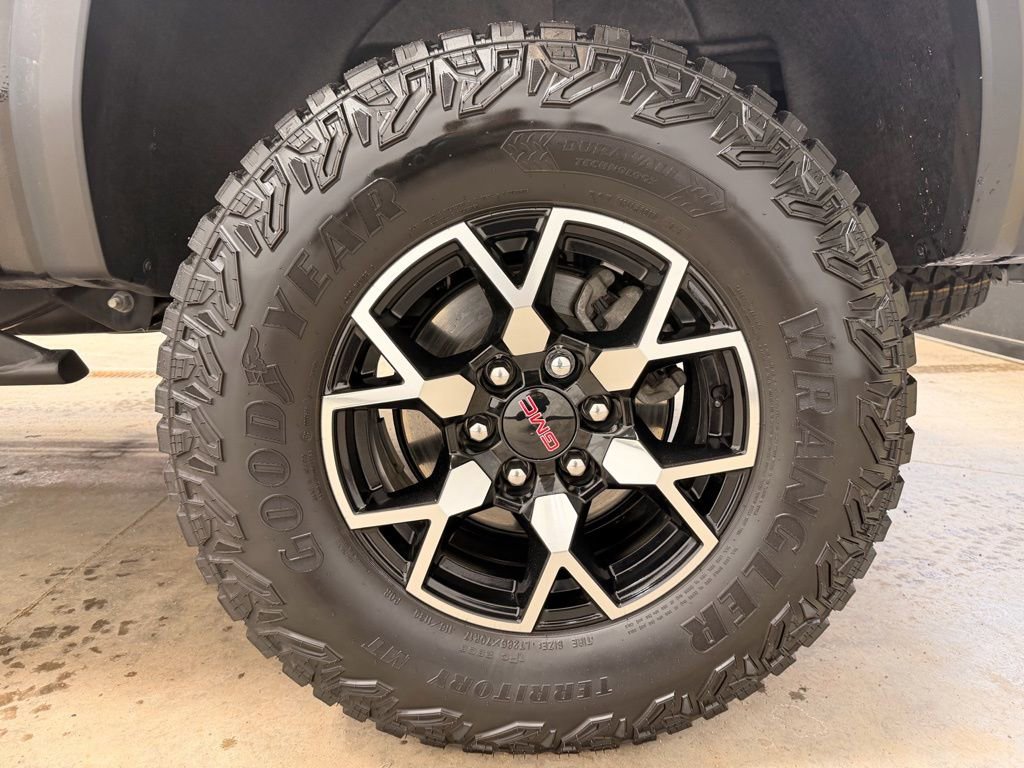 Used 2024 GMC Canyon AT4X image 13