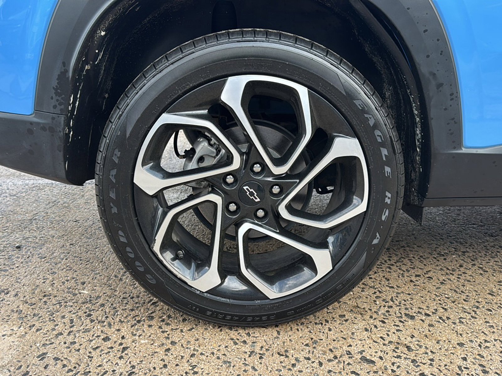 Used 2024 Chevrolet Trax RS w/ Driver Confidence Package FWD image 39