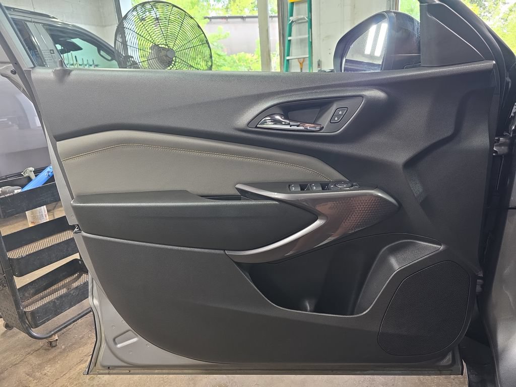 Used 2025 Chevrolet Trax ACTIV w/ Driver Confidence Package FWD image 25
