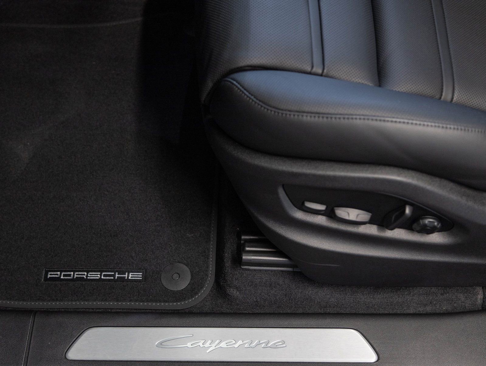 Certified 2026 Porsche Cayenne Coupe image 22