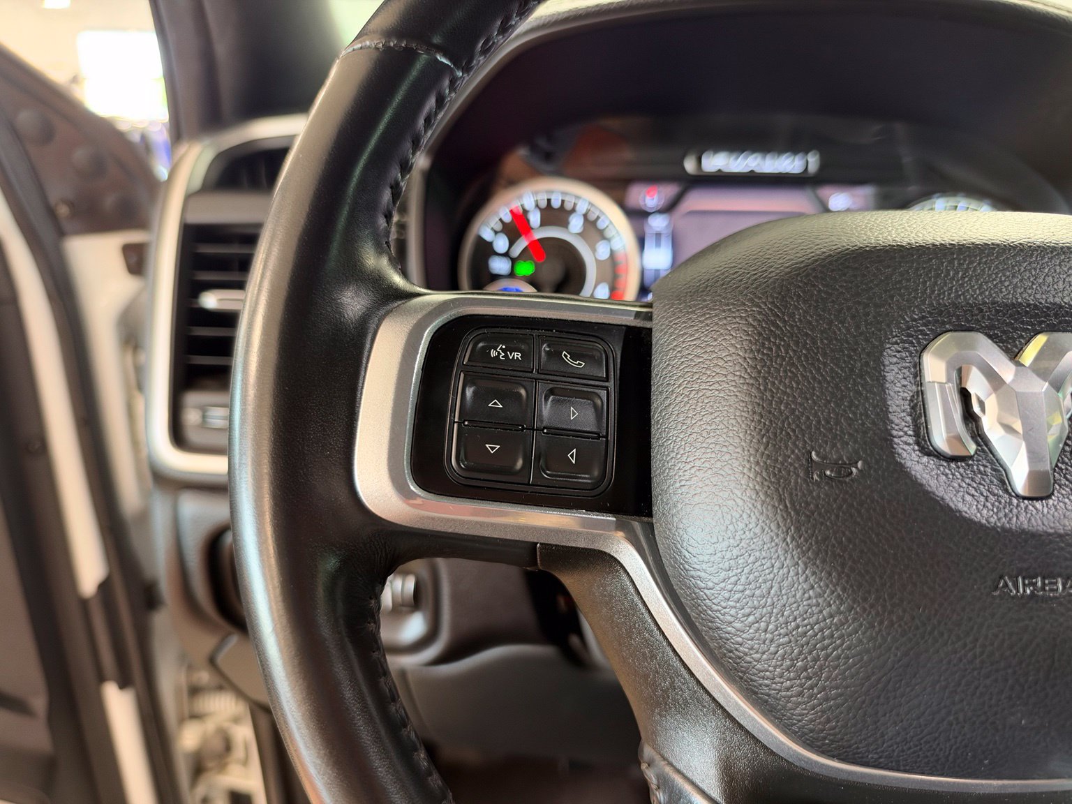 Used 2022 RAM 2500 Laramie w/ Night Edition AWD/4WD image 19
