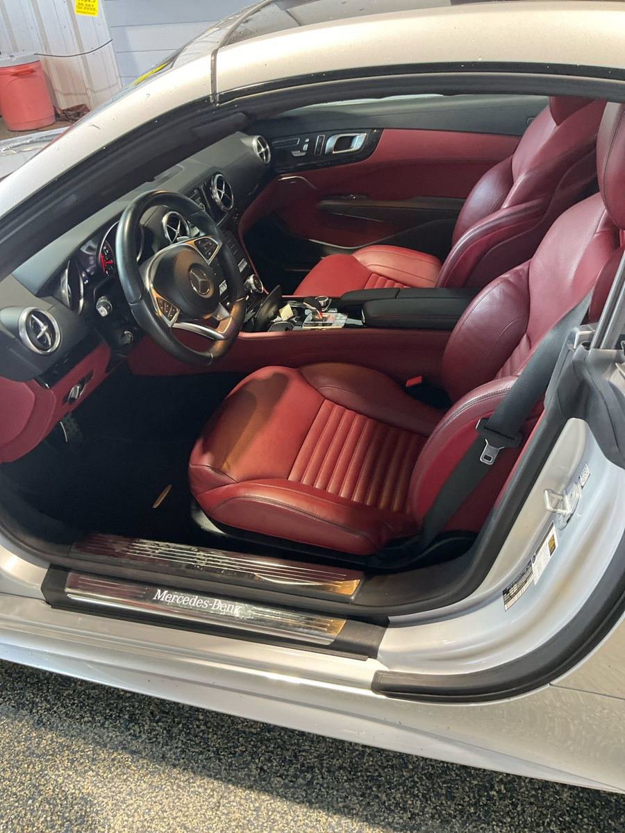 Used 2017 Mercedes-Benz SL 550 image 3