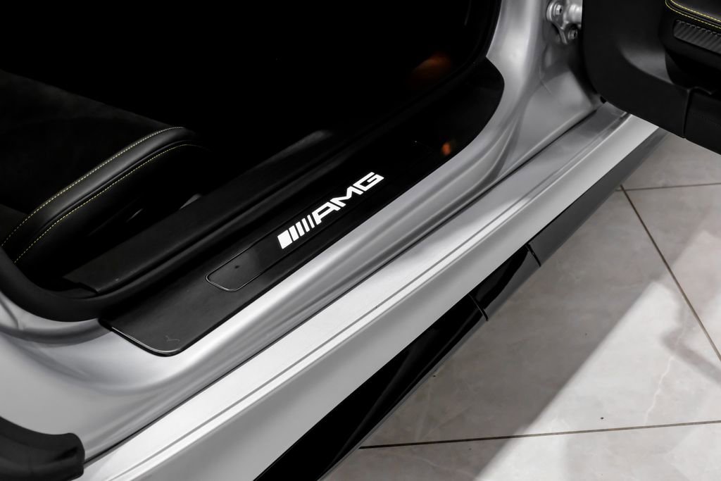 Used 2018 Mercedes-Benz AMG GT R image 29