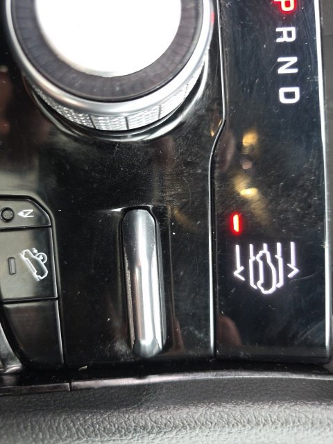 Used 2023 Jeep Grand Cherokee Overland w/ Luxury Tech Group IV AWD/4WD image 12