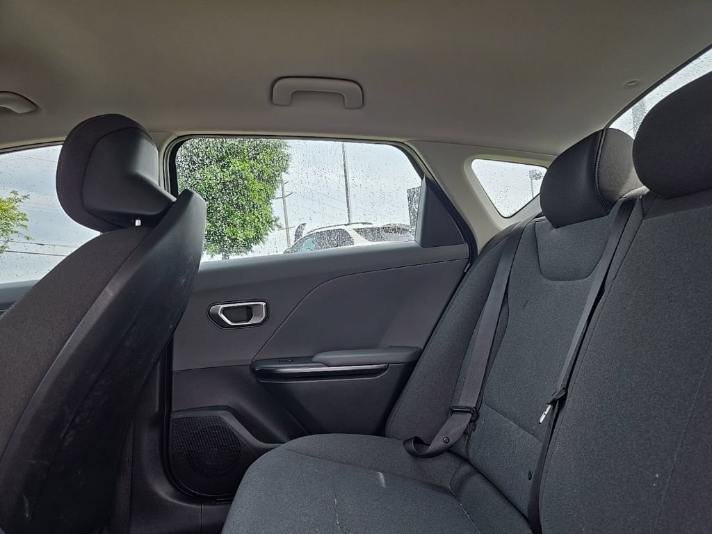 Certified 2025 Kia K4 FWD image 33