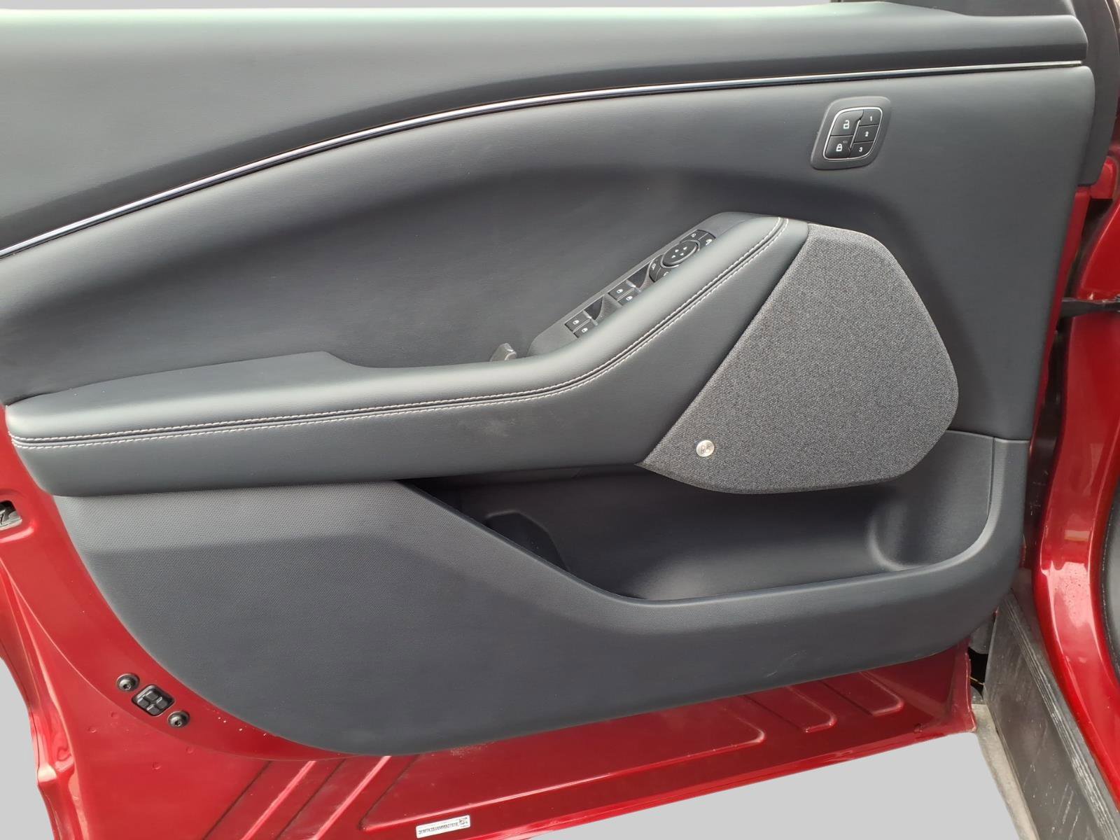 Used 2021 Ford Mustang Mach-E Premium image 12