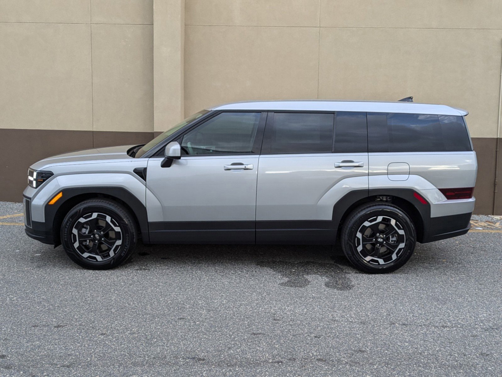 New 2026 Hyundai Santa Fe SE image 9