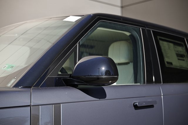 New 2025 Land Rover Range Rover SE image 5