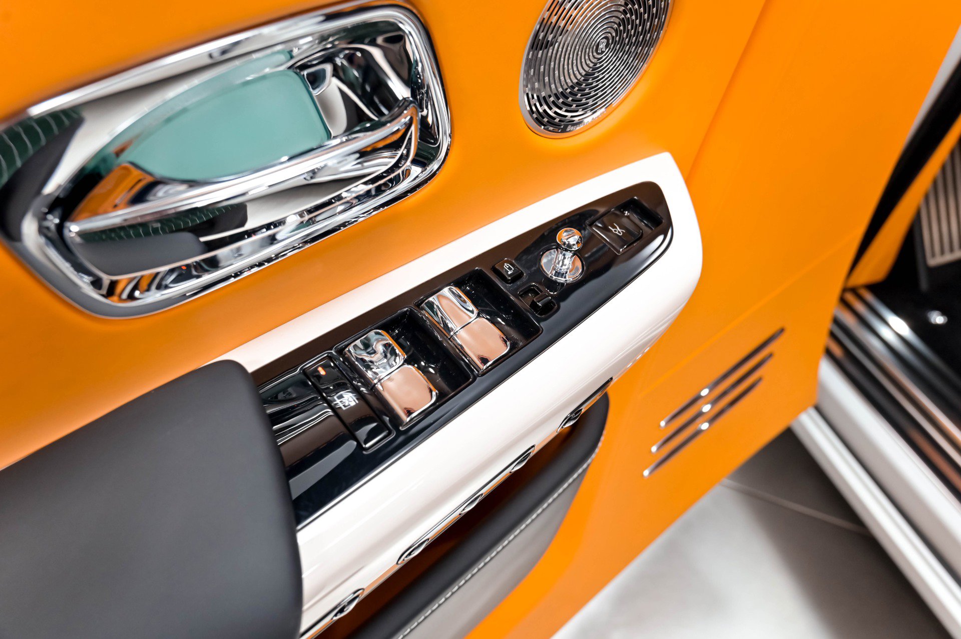 Used 2022 Rolls-Royce Phantom Sedan w/ The Phantom Package RWD image 75