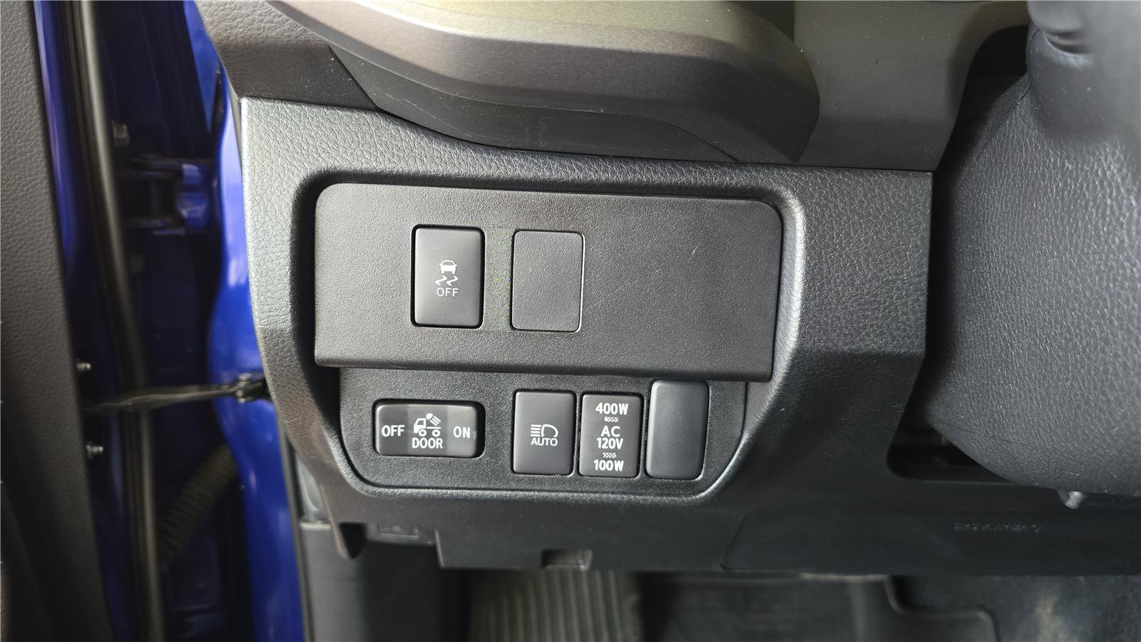 Used 2022 Toyota Tacoma TRD Off-Road AWD/4WD image 24