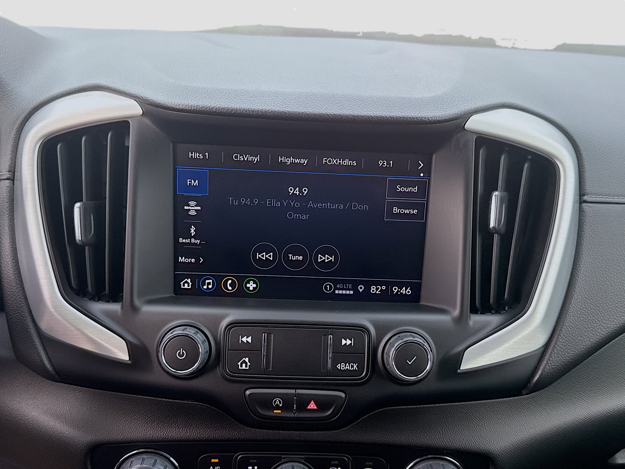 Used 2022 GMC Terrain SLT w/ Elevation Edition FWD image 10