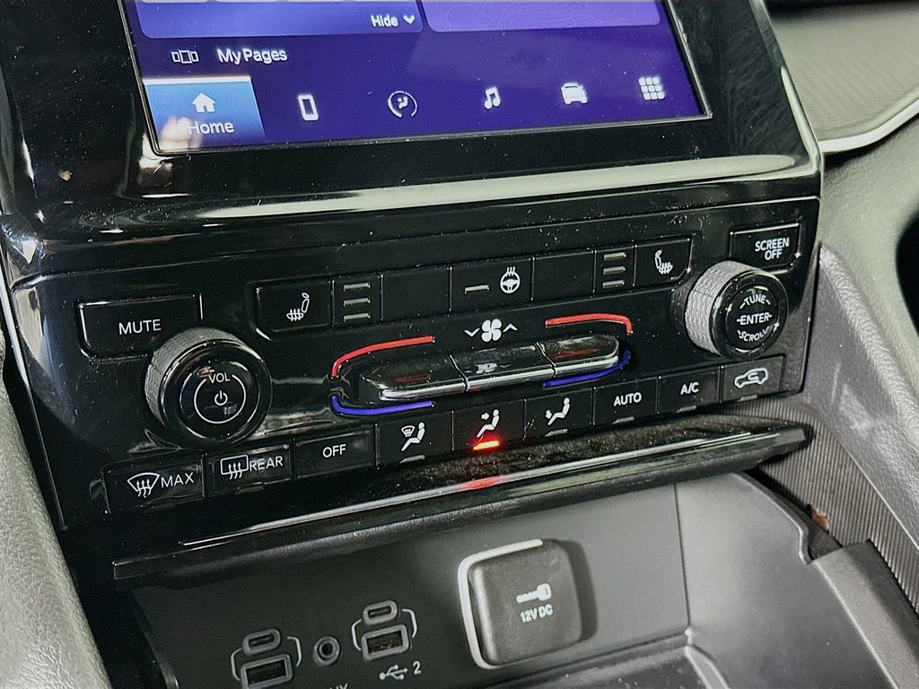 Certified 2024 Jeep Grand Cherokee Altitude image 25