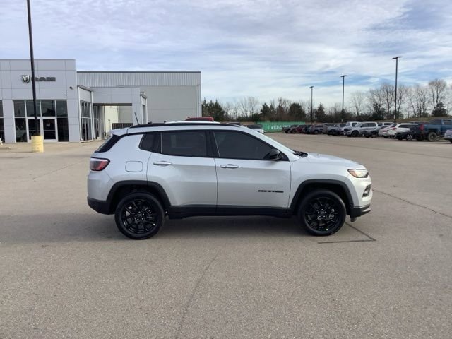 New 2026 Jeep Compass Latitude image 8
